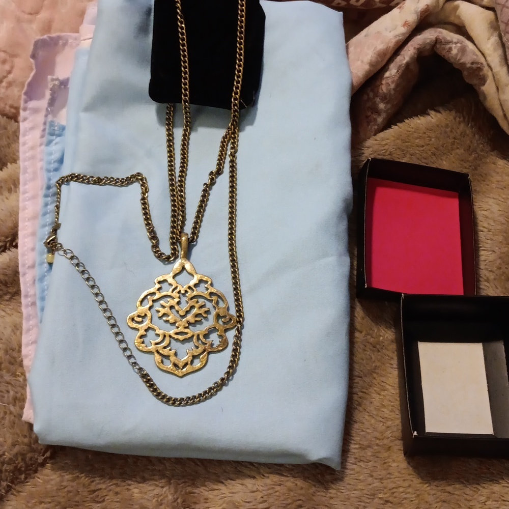 #Avon Proud Heritage Long Necklace NIB